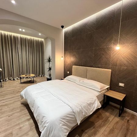 Enzo Rooms & Apartment Blloku 티라나 외부 사진