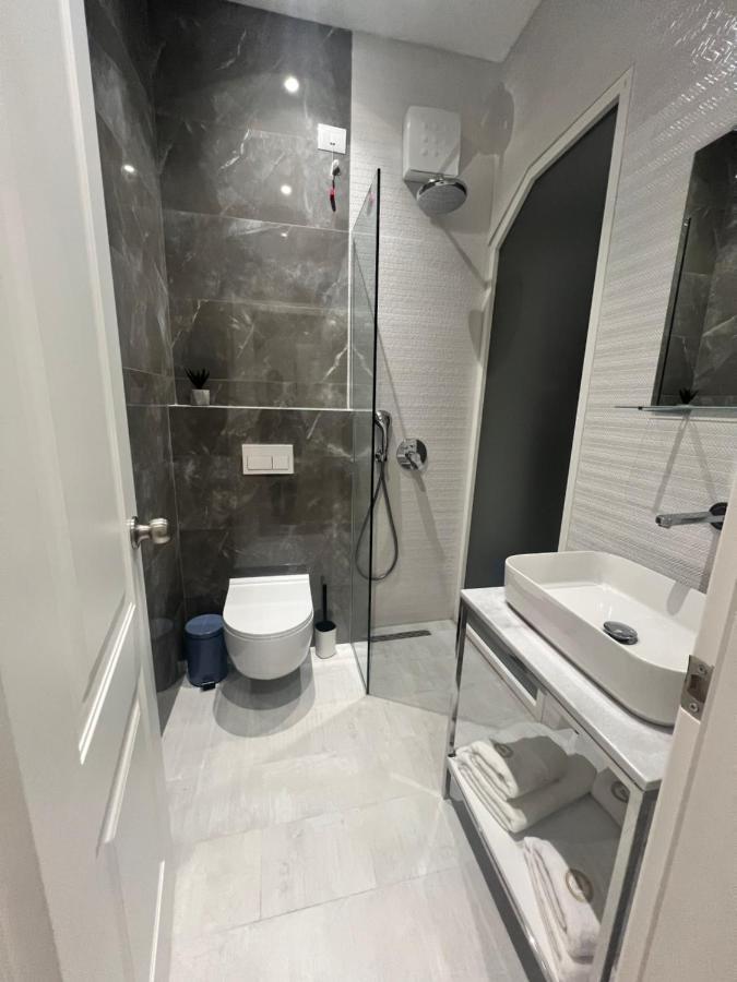 Enzo Rooms & Apartment Blloku 티라나 외부 사진