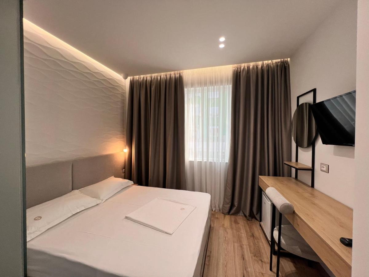 Enzo Rooms & Apartment Blloku 티라나 외부 사진