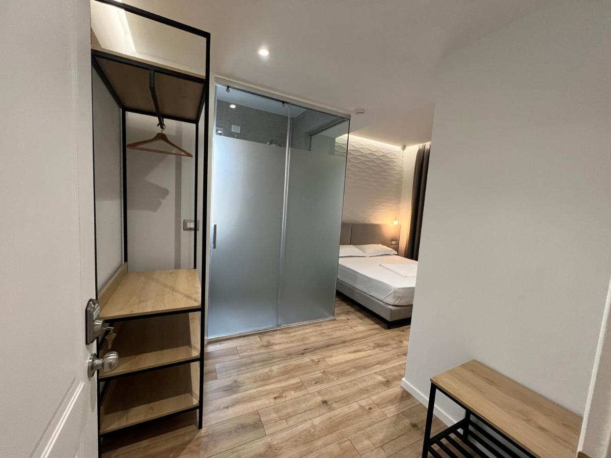 Enzo Rooms & Apartment Blloku 티라나 외부 사진