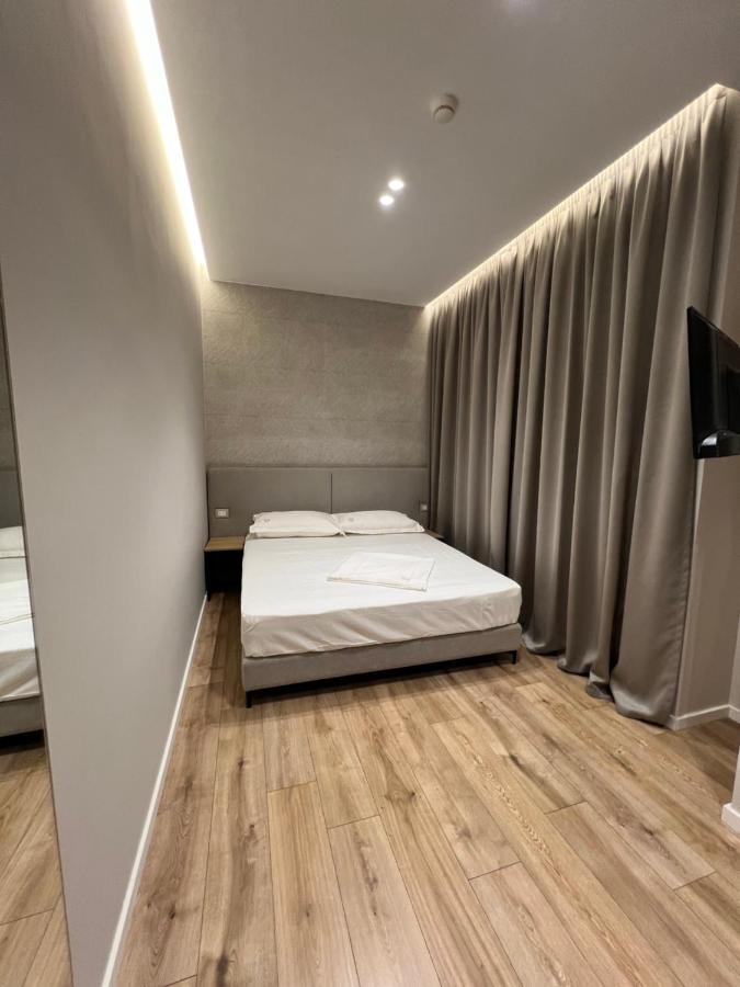 Enzo Rooms & Apartment Blloku 티라나 외부 사진