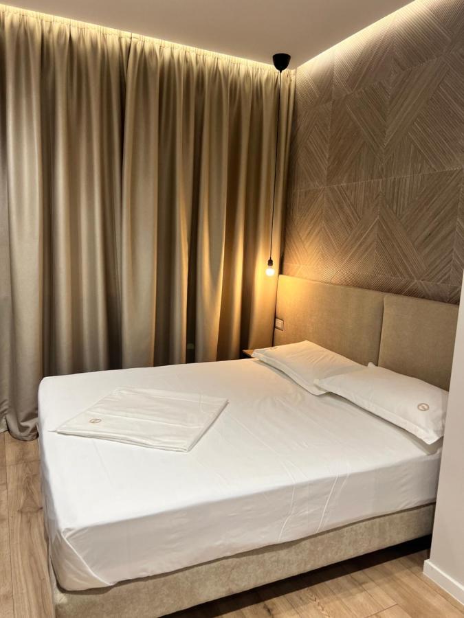 Enzo Rooms & Apartment Blloku 티라나 외부 사진