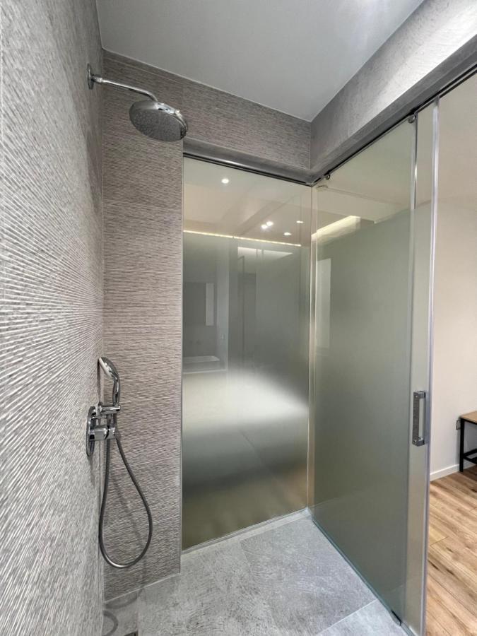 Enzo Rooms & Apartment Blloku 티라나 외부 사진