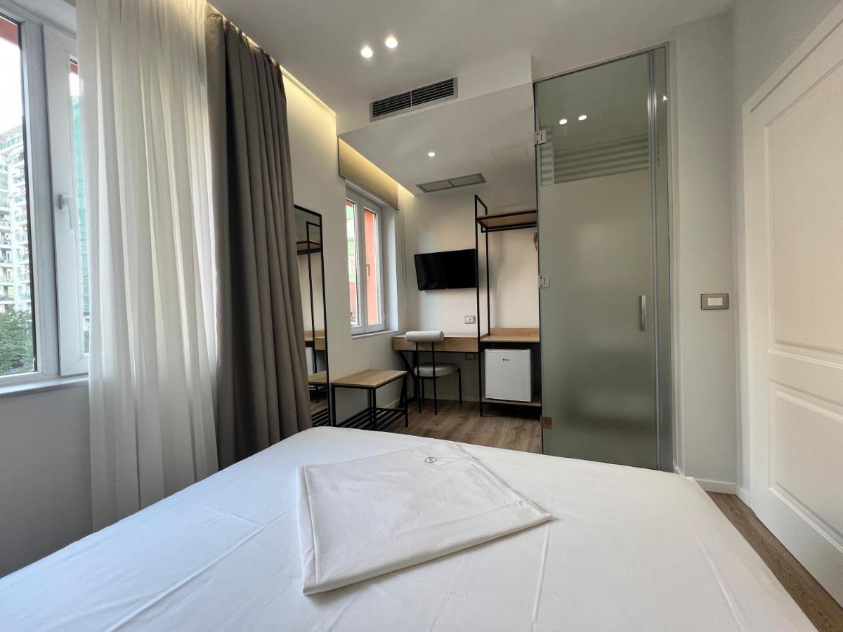 Enzo Rooms & Apartment Blloku 티라나 외부 사진