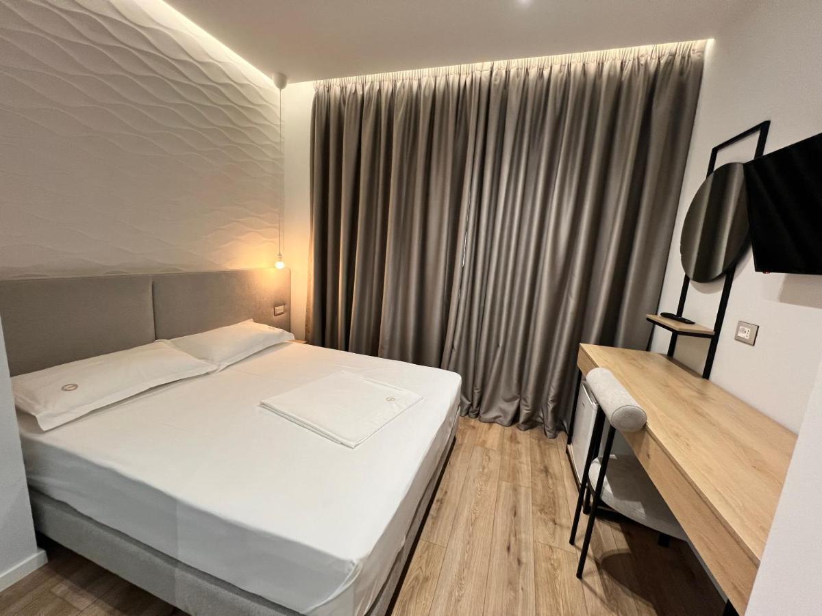 Enzo Rooms & Apartment Blloku 티라나 외부 사진