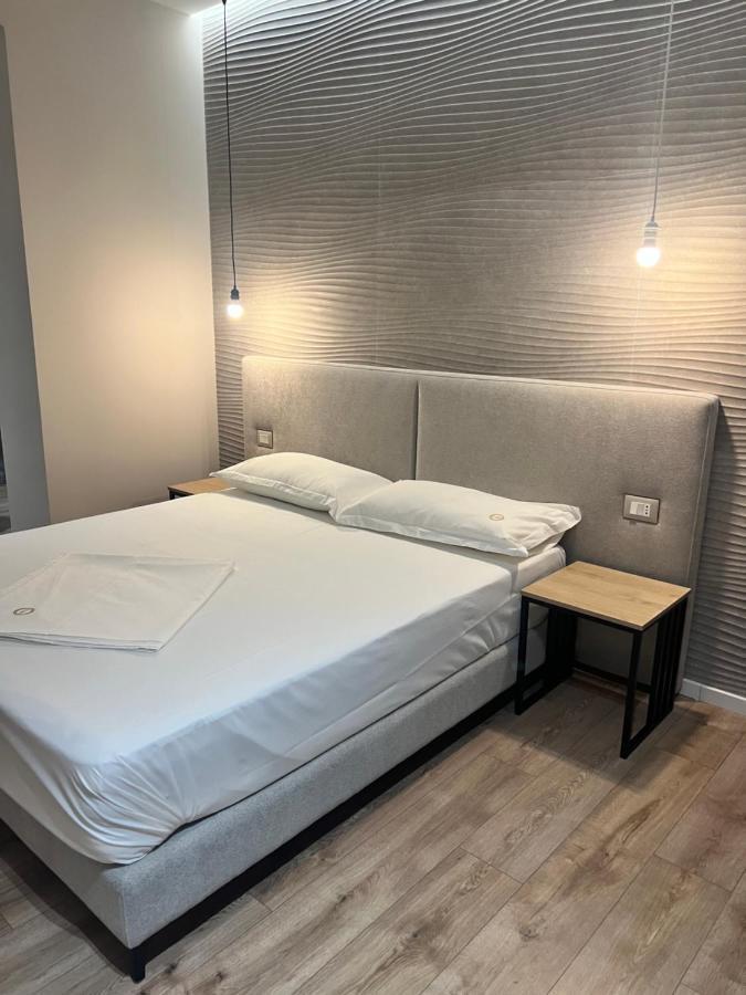 Enzo Rooms & Apartment Blloku 티라나 외부 사진
