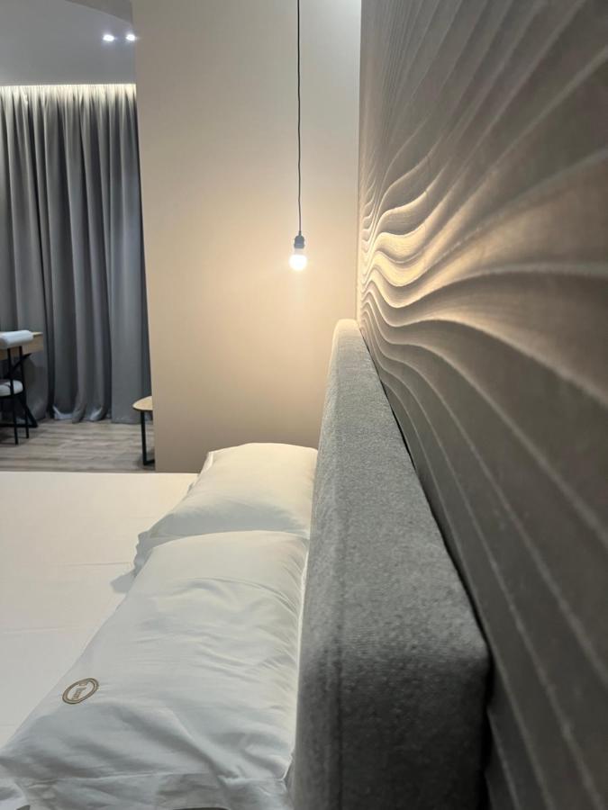 Enzo Rooms & Apartment Blloku 티라나 외부 사진