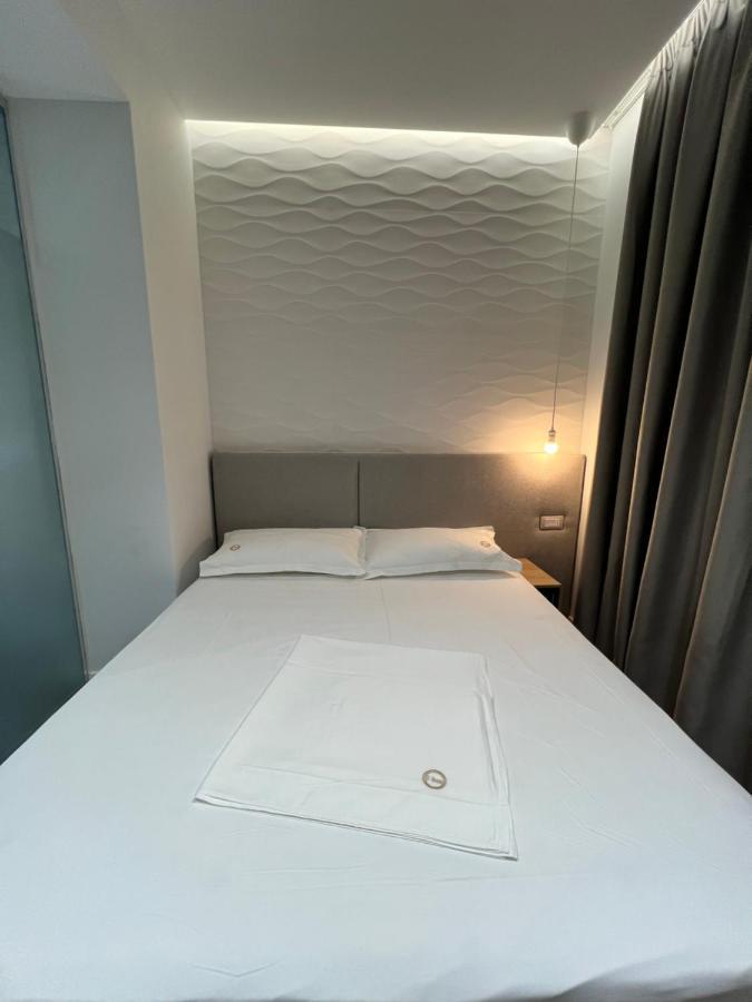 Enzo Rooms & Apartment Blloku 티라나 외부 사진