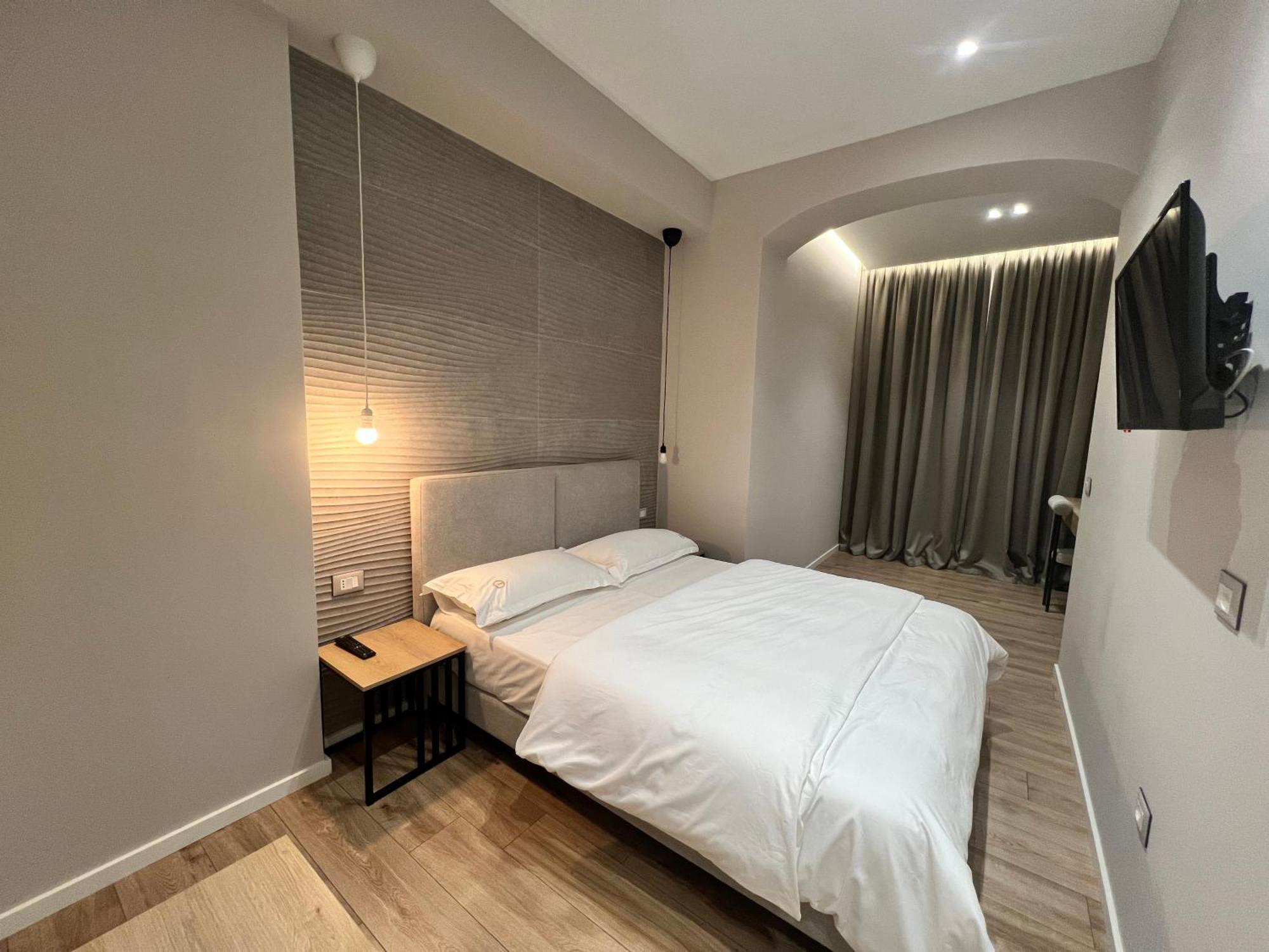 Enzo Rooms & Apartment Blloku 티라나 외부 사진