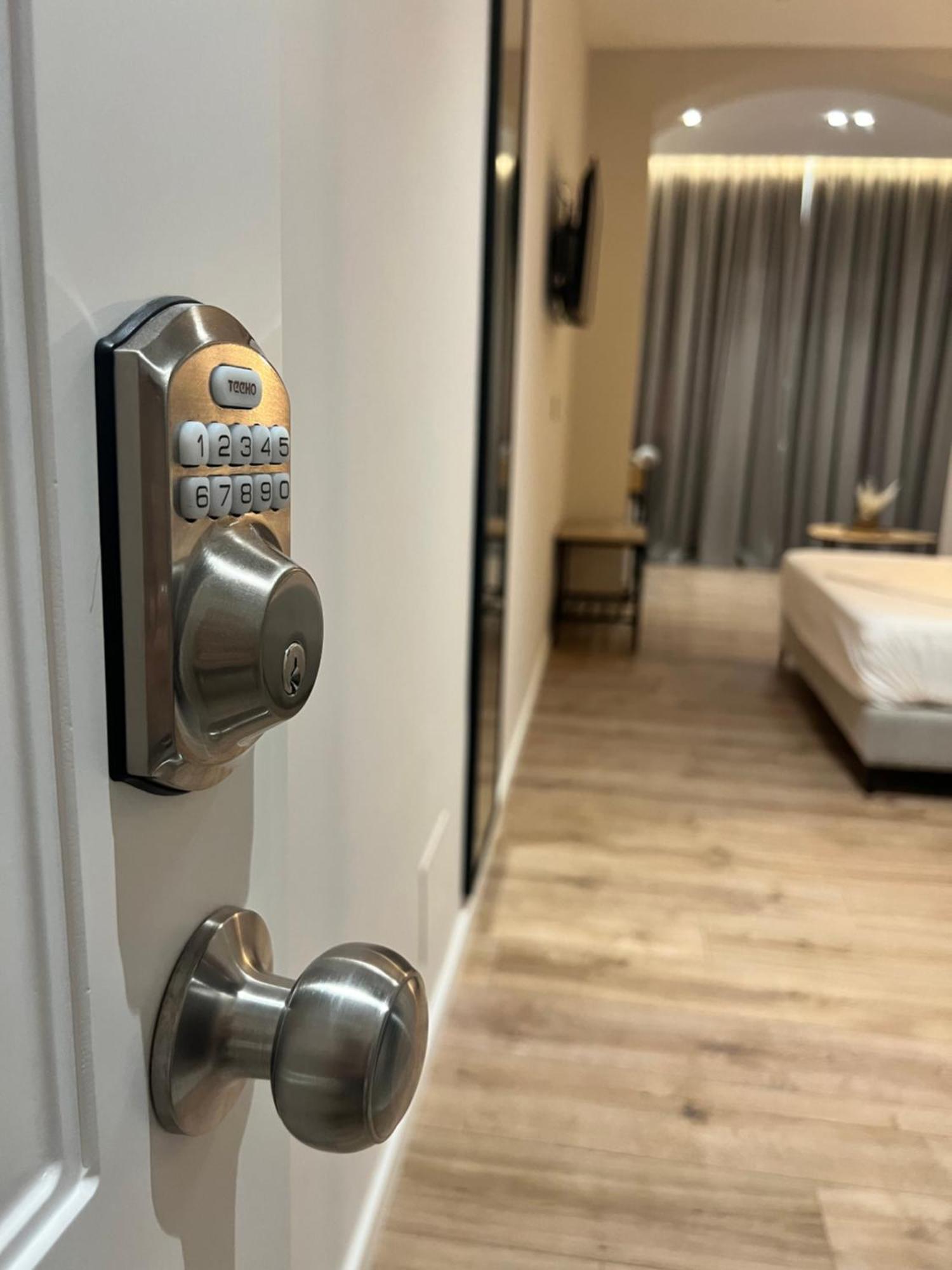 Enzo Rooms & Apartment Blloku 티라나 외부 사진
