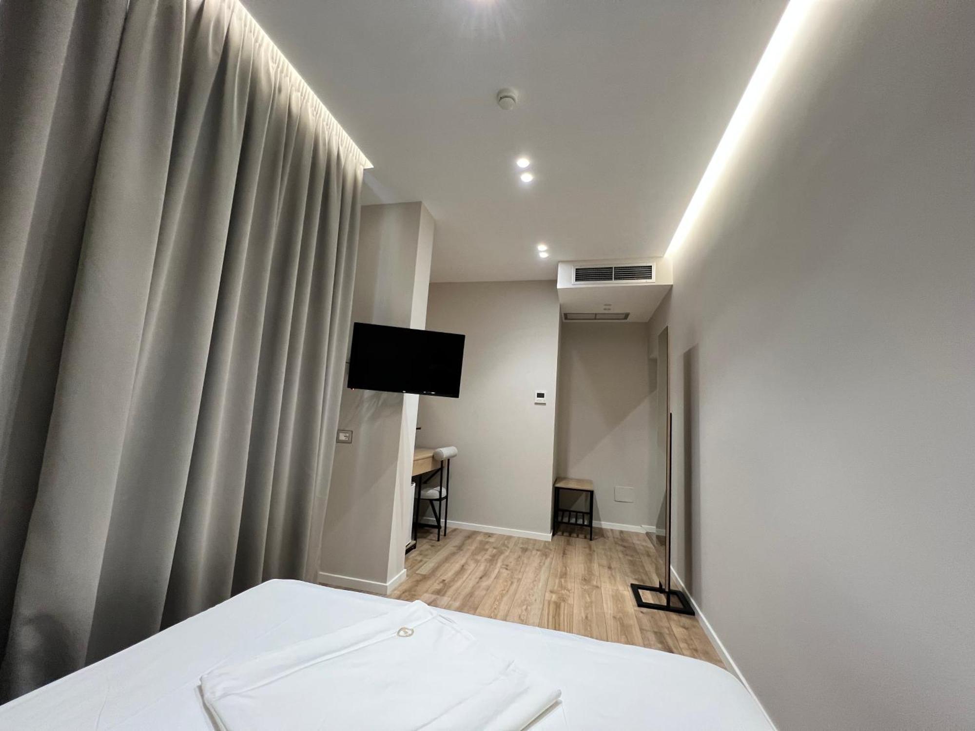 Enzo Rooms & Apartment Blloku 티라나 외부 사진